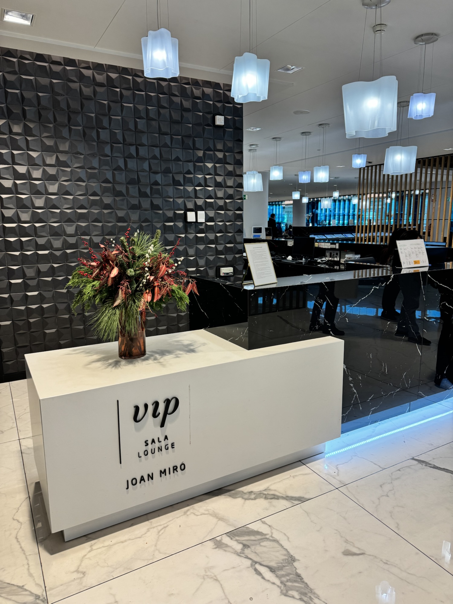 SALA MILOラウンジ受付